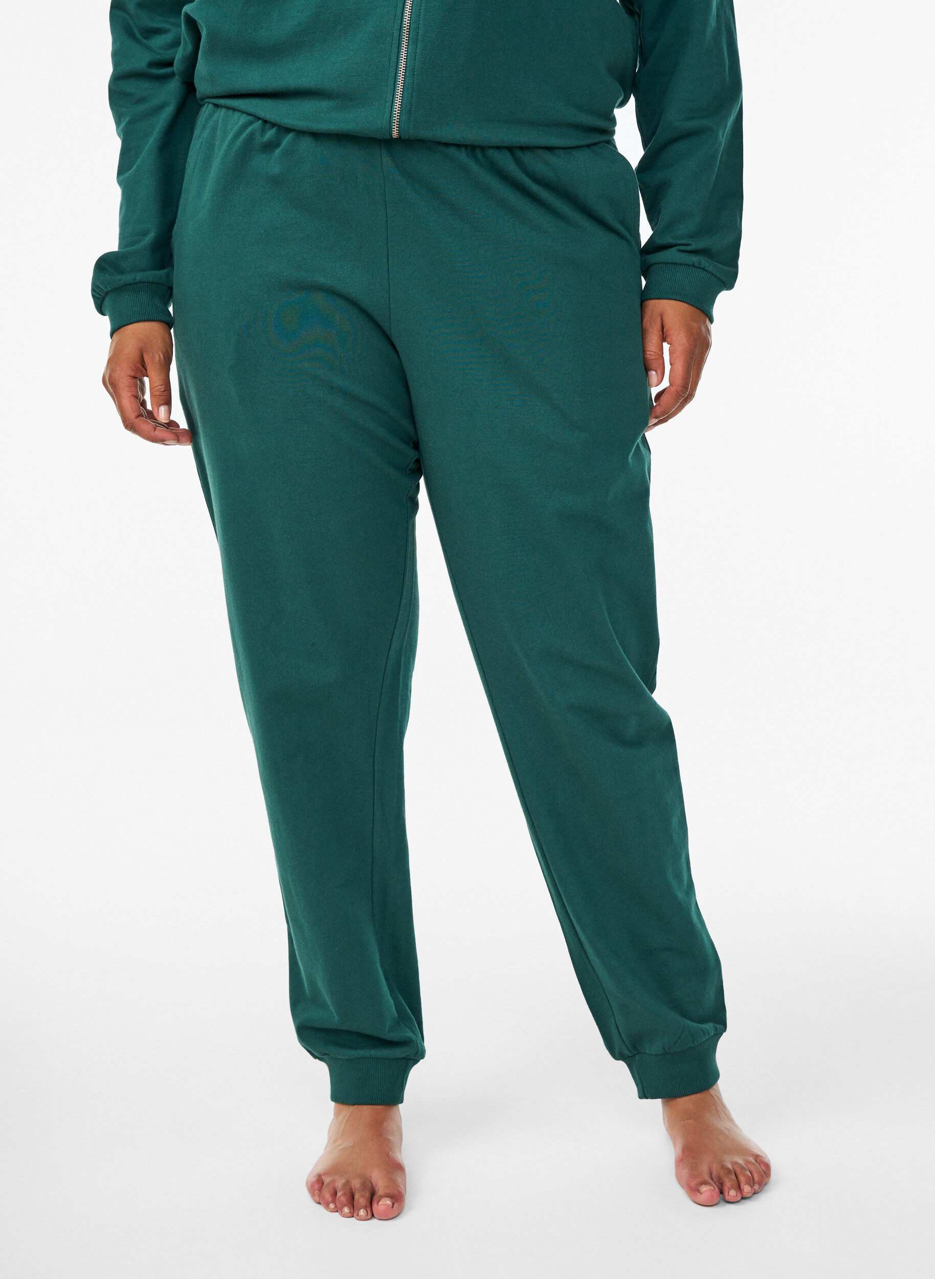 Zizzi H&oslash;ymidjede sweatpants i bomull, Gr&oslash;nn, Model image number 2