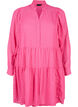 Kort, strukturmønstret kjole med volangkrage, Magenta, Packshot image number 0