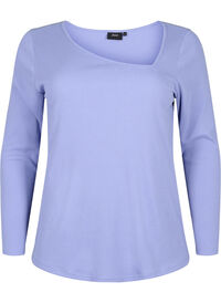 Stramtsittende bluse med asymmetrisk halslinje