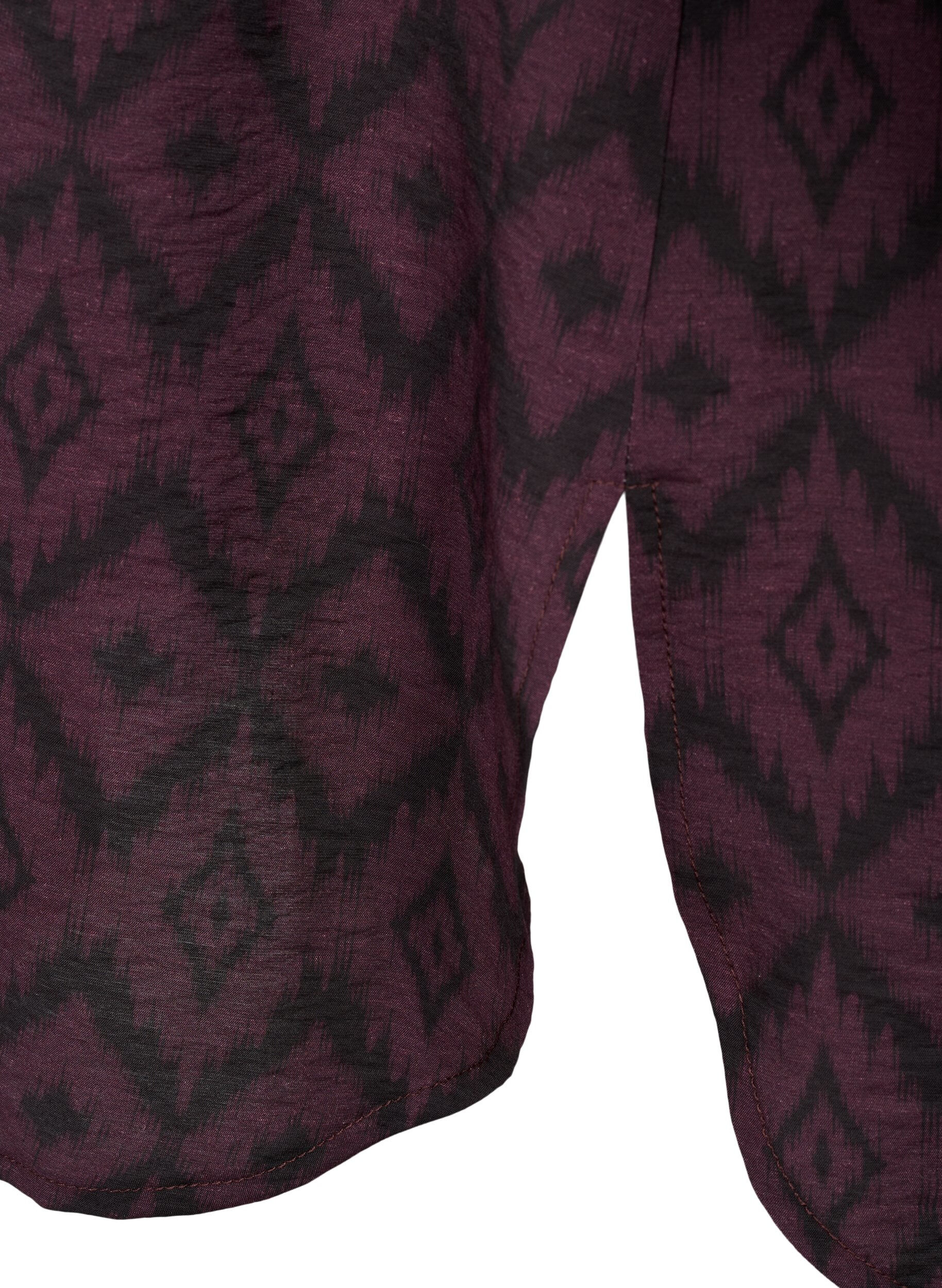 Zizzi Lang viskoseskjorte med trykk og rysjer, Winetasting w. Black, Packshot image number 3