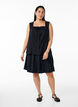 Ermel&oslash;s bluse med broderi anglaise og volanger, Svart, Model image number 1