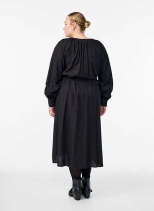 Zizzi Midikjole med knappelukking og knytebelte, Svart, Model image number 1