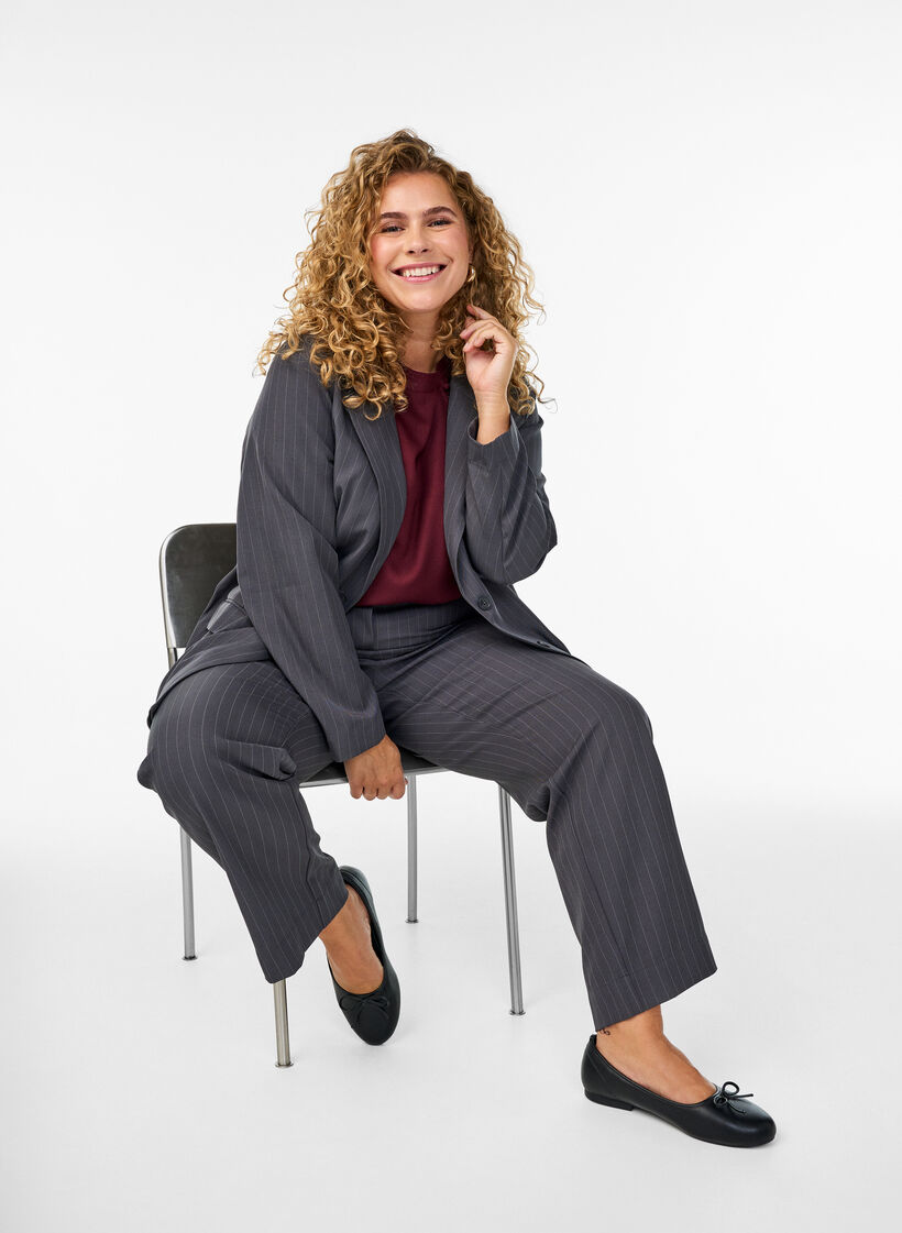 Grå dress, , Model
