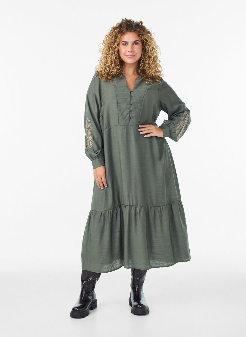 Viskosekjole med broderi og lagdelte volanger, Gr&oslash;nn, Model image number 0