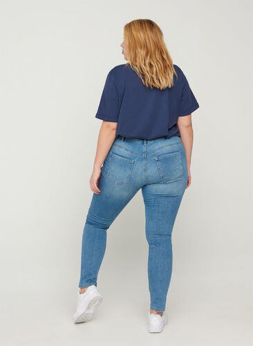 Ekstra slim Sanna jeans med slitte detaljer, Light blue denim, Model image number 1