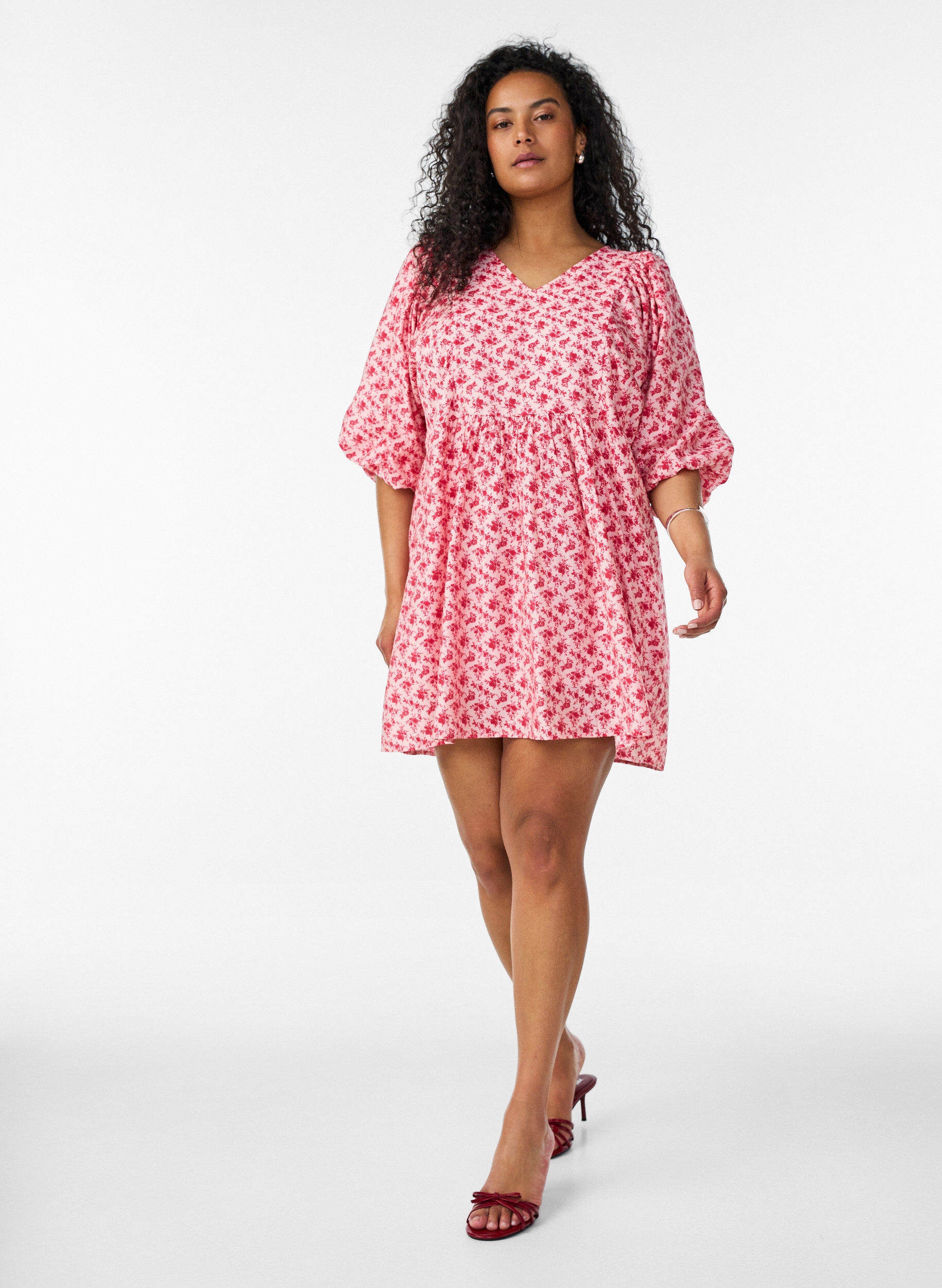 ZizziKort viskosekjole med empirelinje og ballongermer, R&oslash;d, Model image number 1