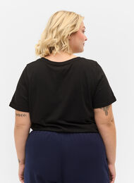 Basis T-skjorte i bomull, Black, Model