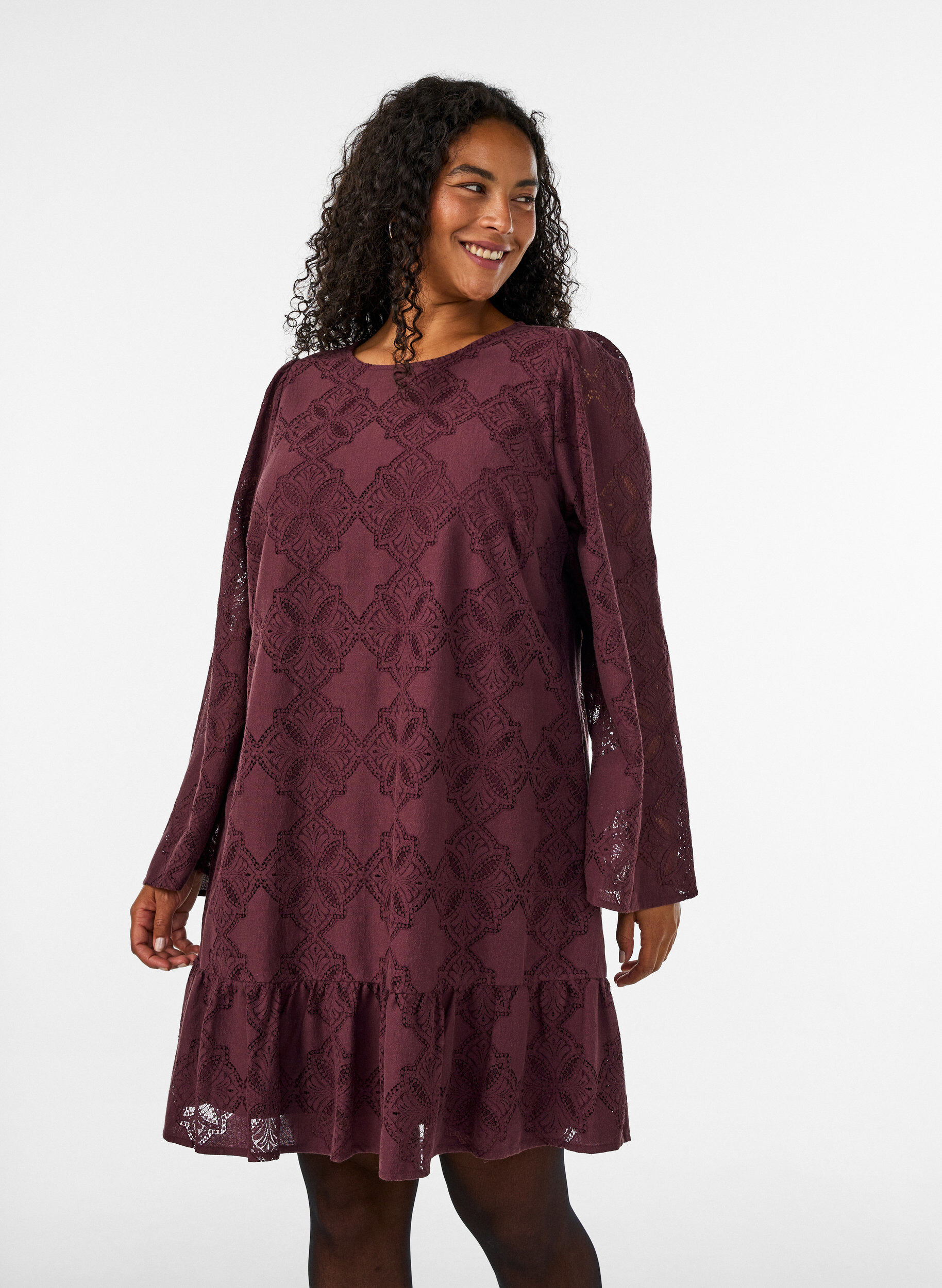 ZizziBlondekjole med lange ermer og rysjekant, M&oslash;rk Bordeaux, Model image number 0