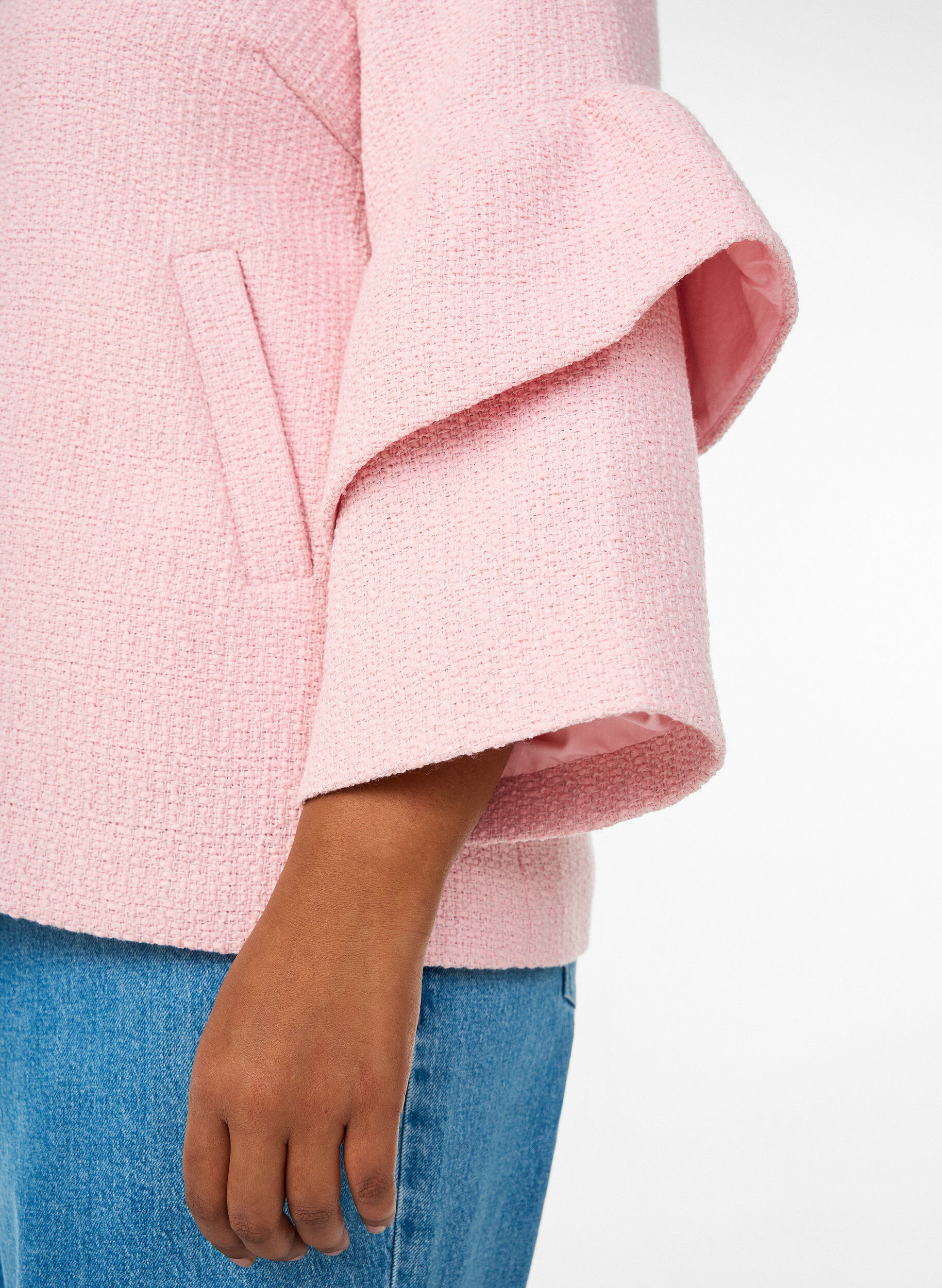 ZizziBoucl&eacute;-jakke med rysjedetaljer, Rosa, Model image number 3