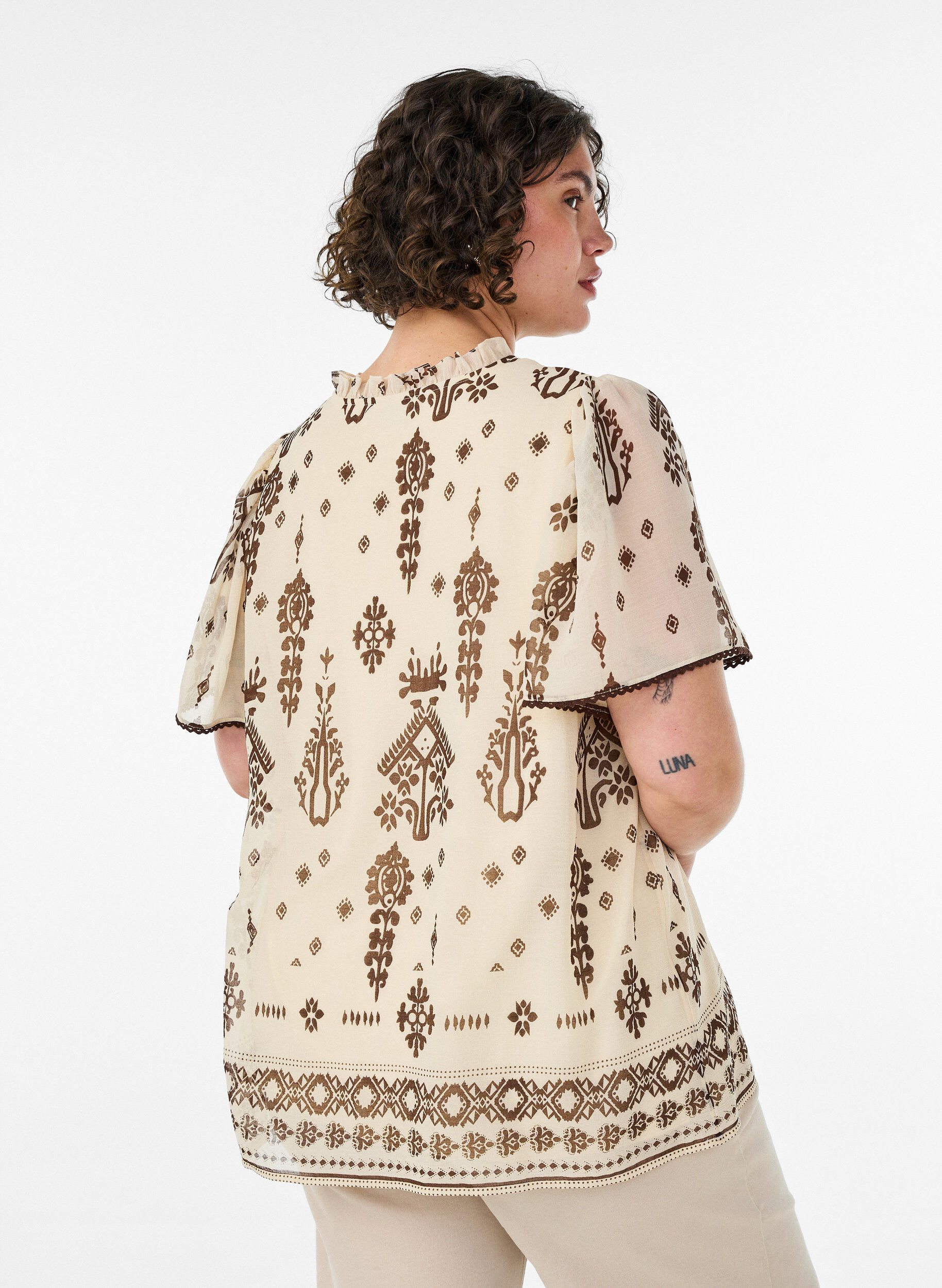 ZizziBluse med m&oslash;nster og heklet kant, Beige, Model image number 2