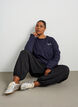 Langermet jerseybluse med teksttrykk, Bl&aring;, Model image number 4