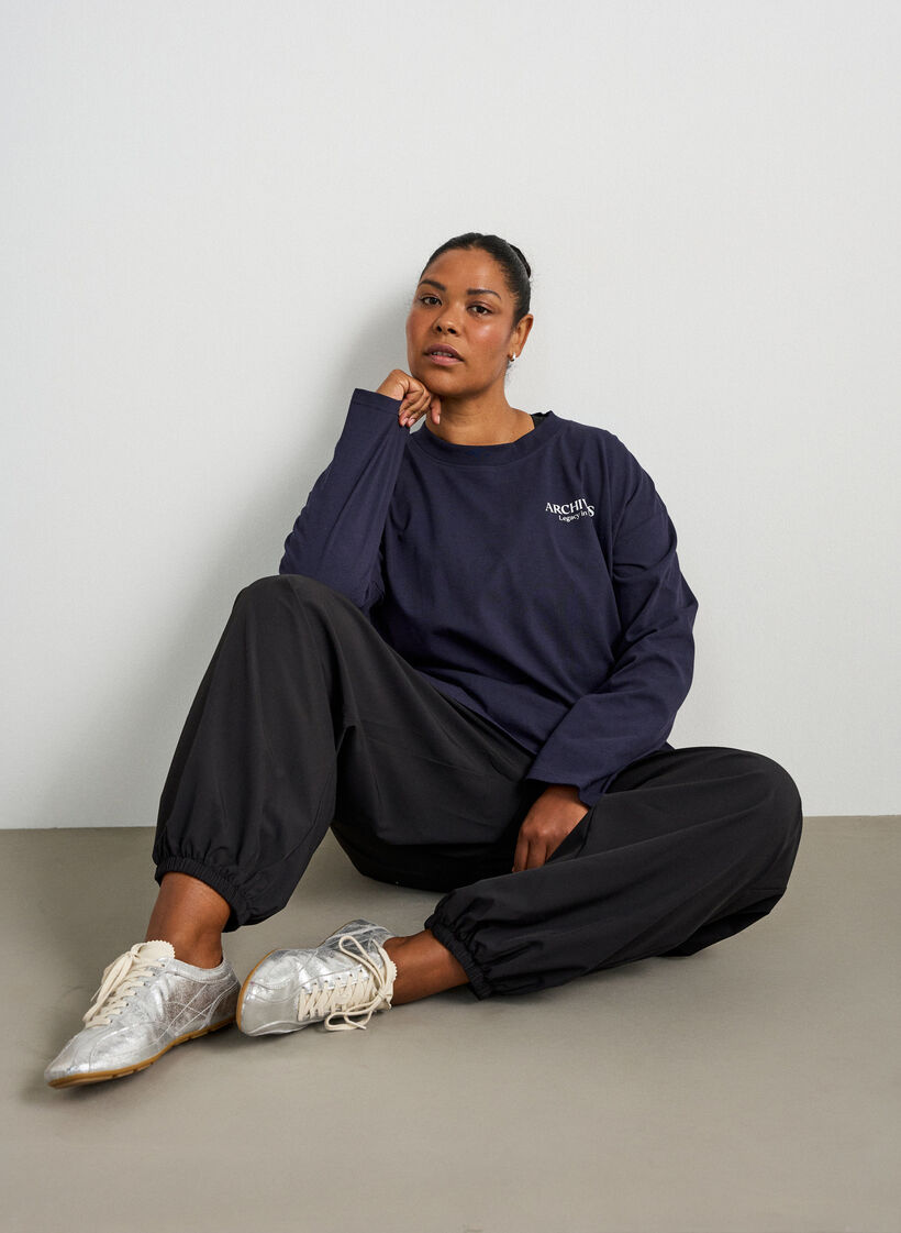 Langermet jerseybluse med teksttrykk, Bl&aring;, Model image number 4