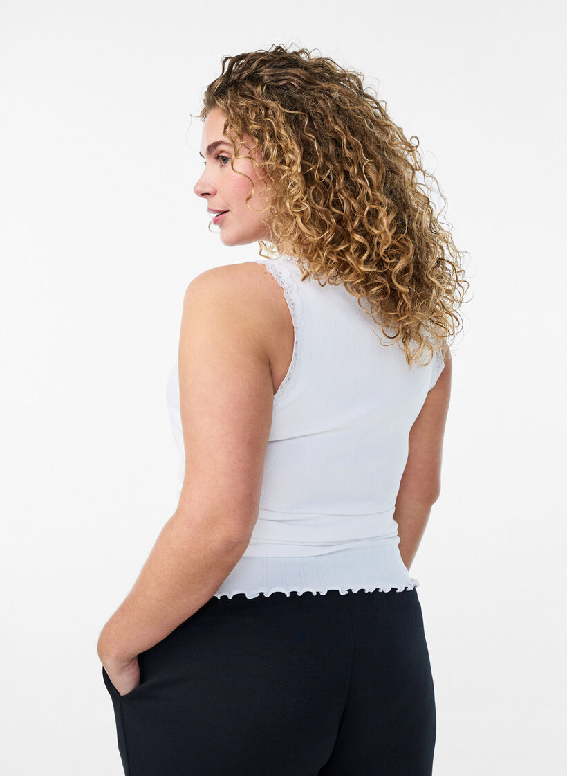 Singlet med blonder og hullbroderi, Hvit, Model image number 2