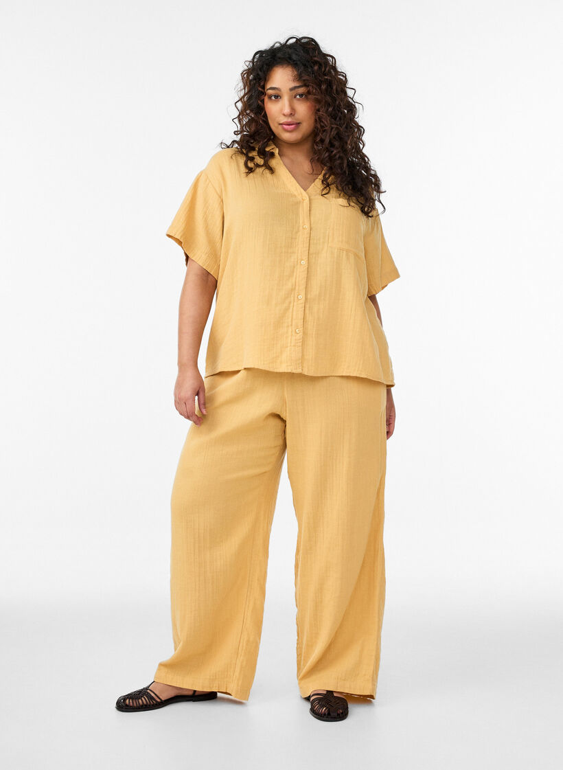 Bluse i bomullsmusselin med korte ermer, Gul, Model image number 1