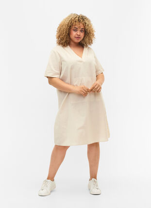 Kortermet kjole med hette, Sandshell, Model image number 2