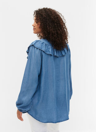 Langermet skjorte med volanger i lyocell (TENCEL™), Blue denim, Model image number 1