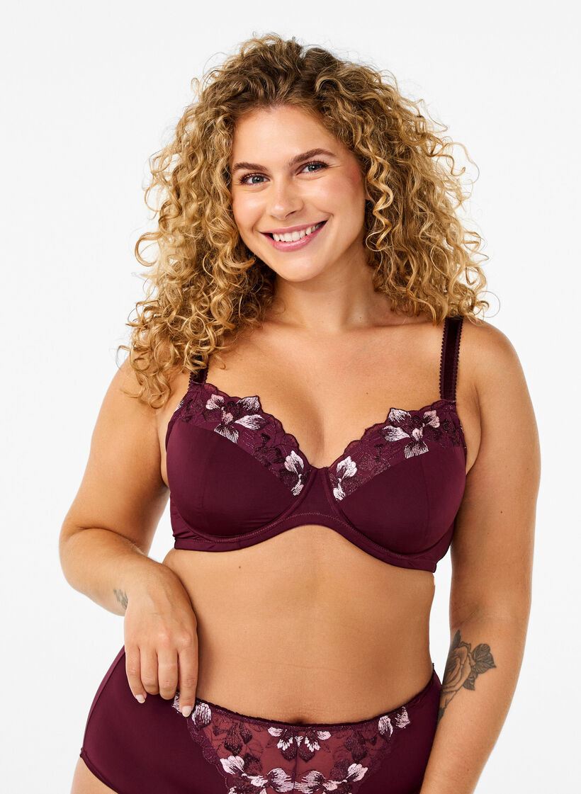 Polstret BH med blomsterbroderi, Fig, Model