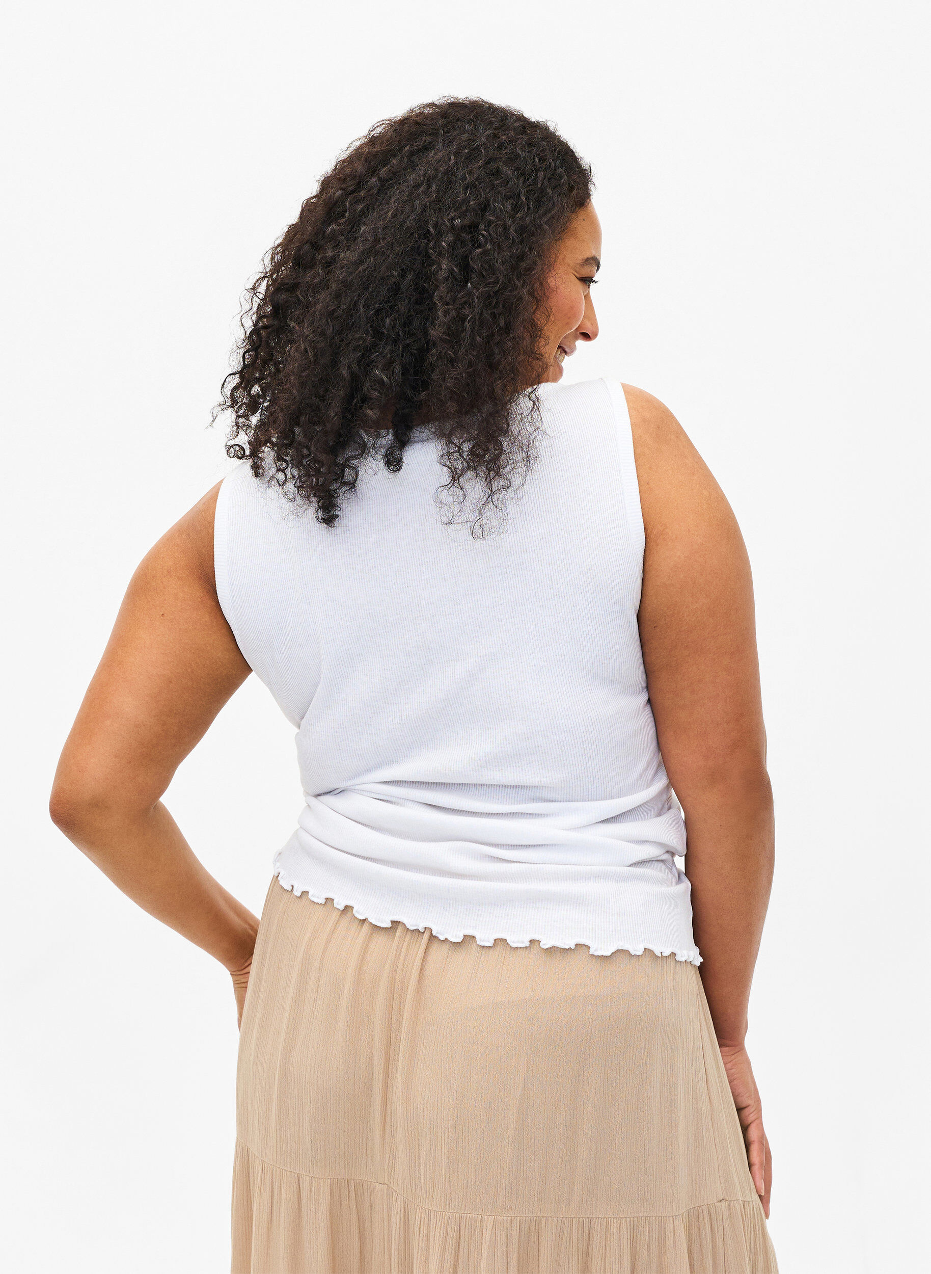 Zizzi Ribbestrikket tanktopp med knapper, Bright White, Model image number 1