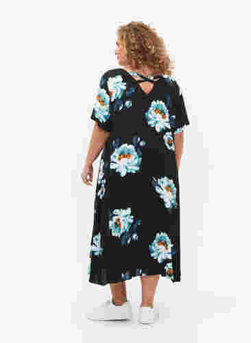 Blomstrete kjole med korte ermer i viskose, Black Big Flower, Model image number 1