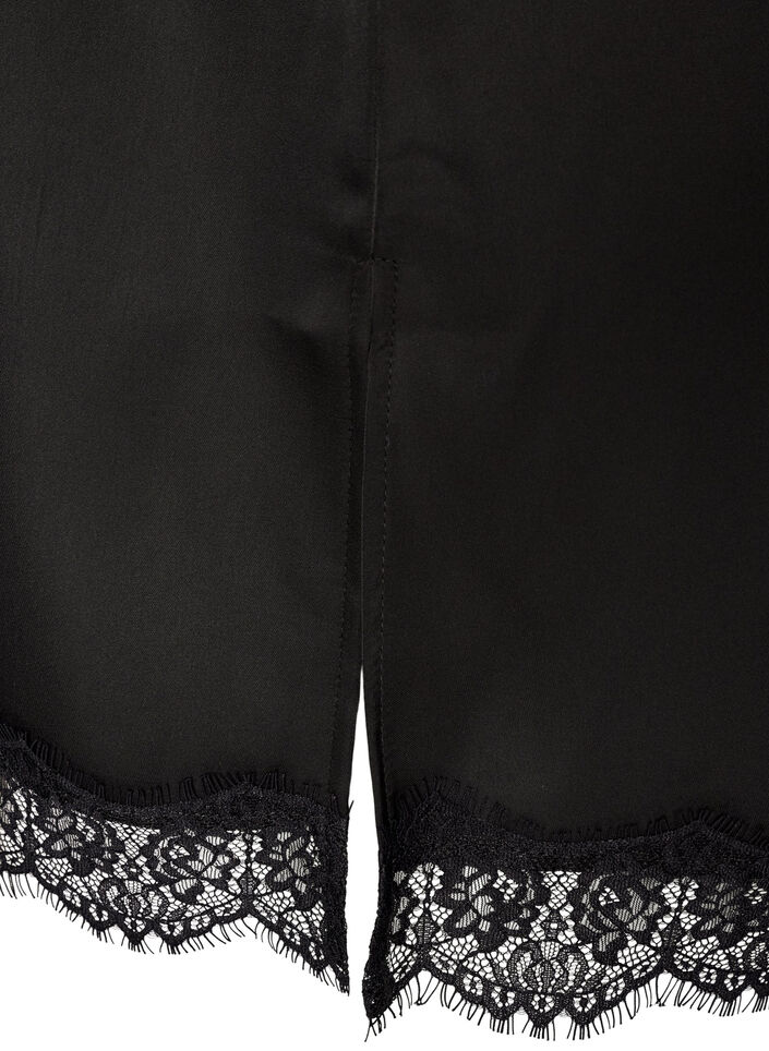 Lang satintopp med blonder i kantene, Svart, Packshot image number 3