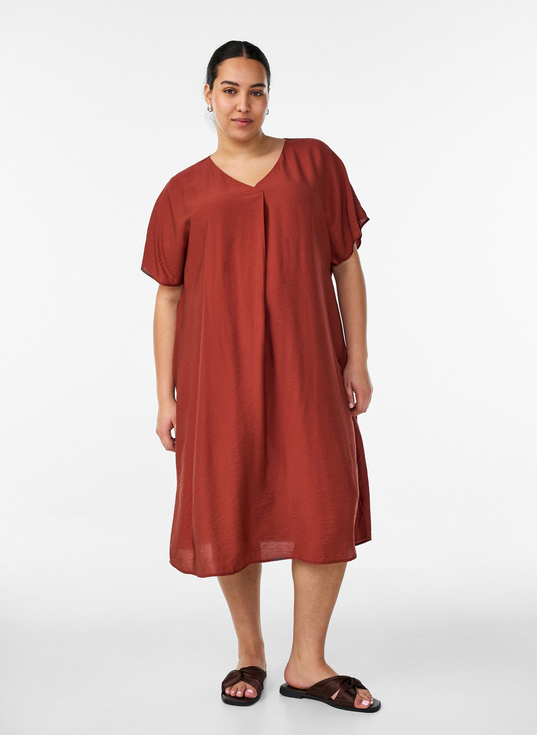 ZizziKjole med V-hals i viskose, R&oslash;d, Model image number 0