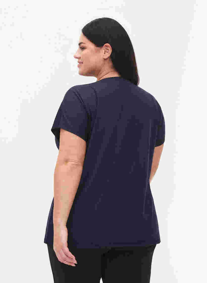 Kortermet T-skjorte til trening med V-hals, Night Sky, Model image number 1