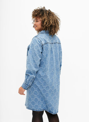 Zizzi Denimkjole med destroy-mønster, Blue denim, Model image number 1