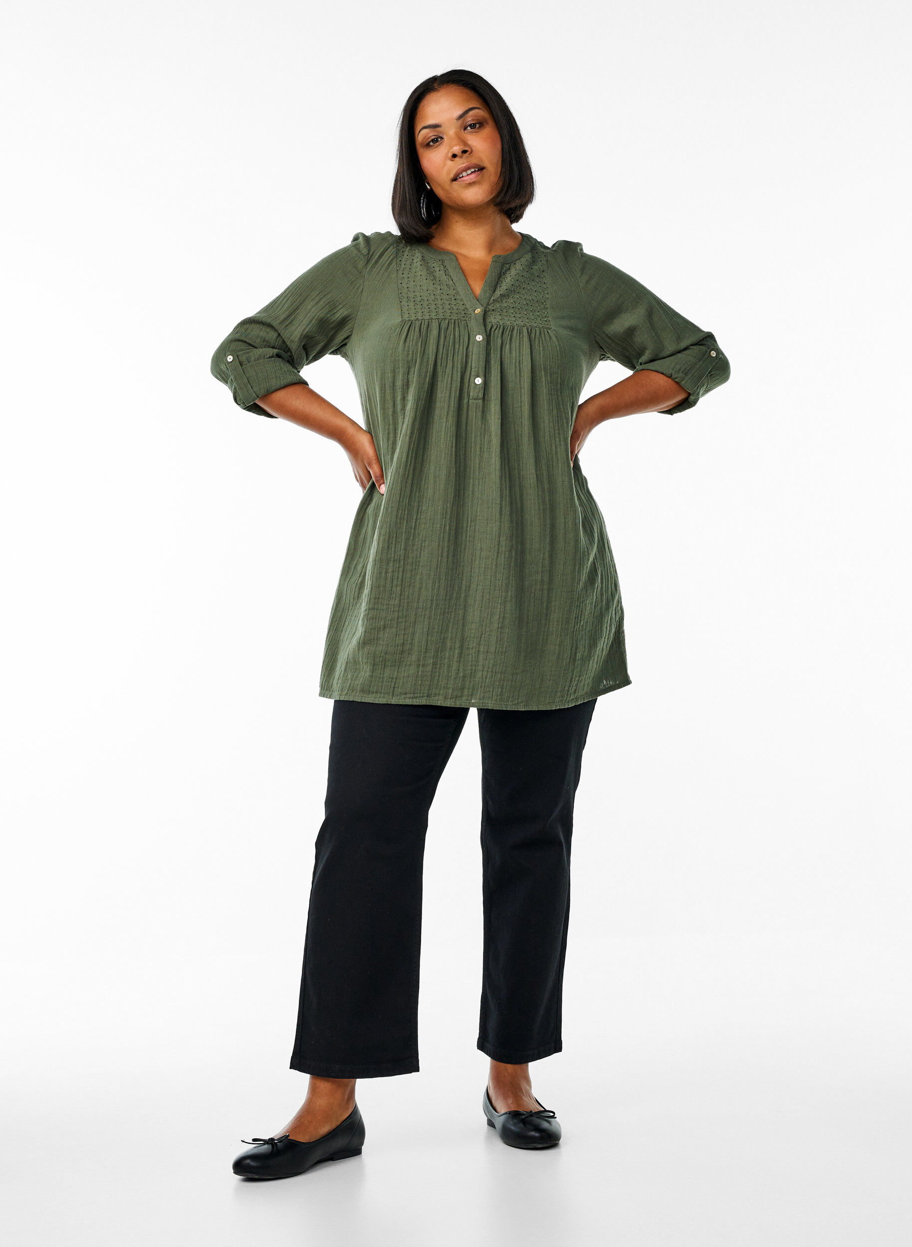 Zizzi Bomullsmuslin tunika med broderie anglaise, Gr&oslash;nn, Model image number 1