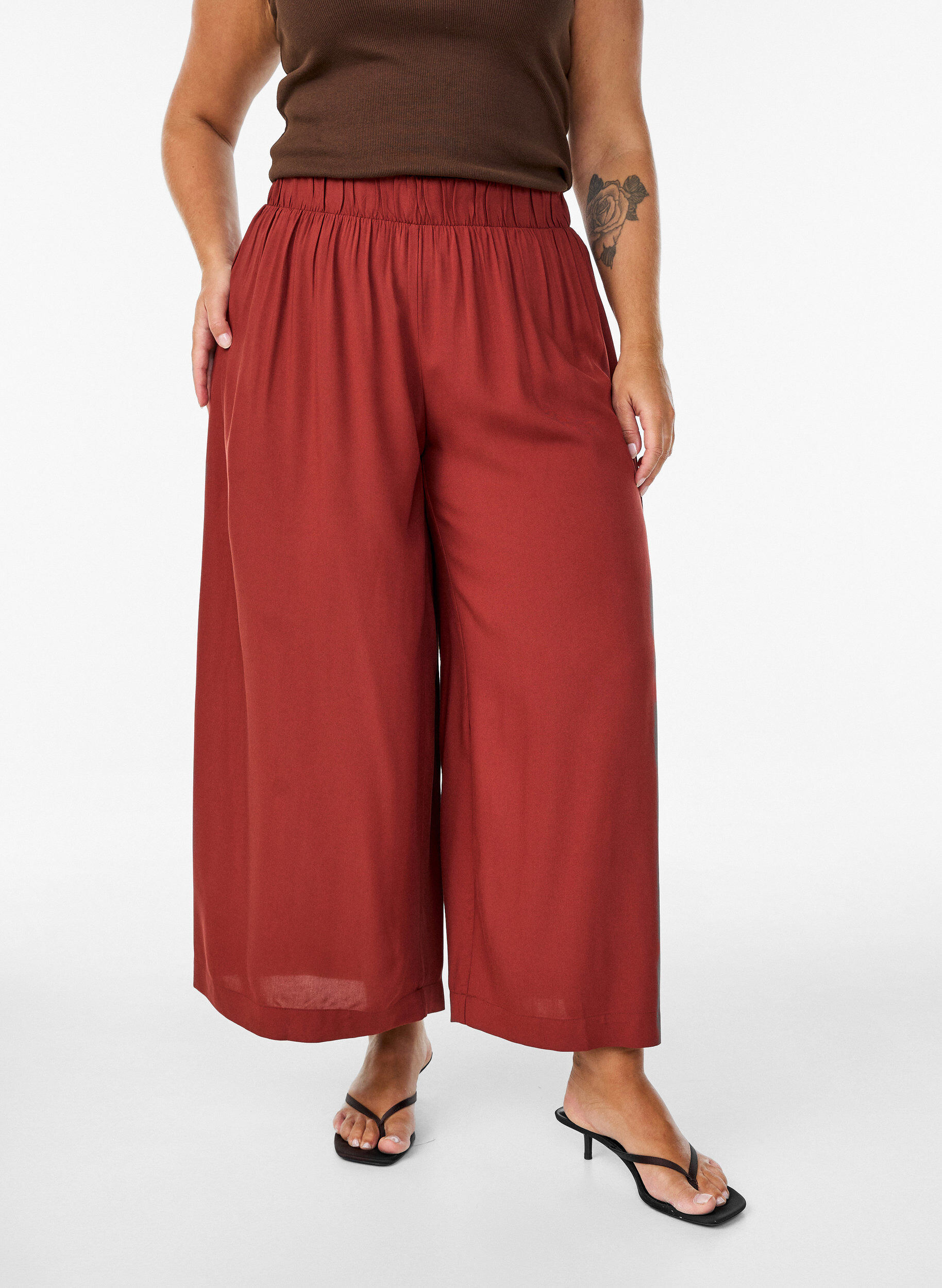 ZizziCulottes i viskose med h&oslash;y midje og vide ben, R&oslash;d, Model image number 2