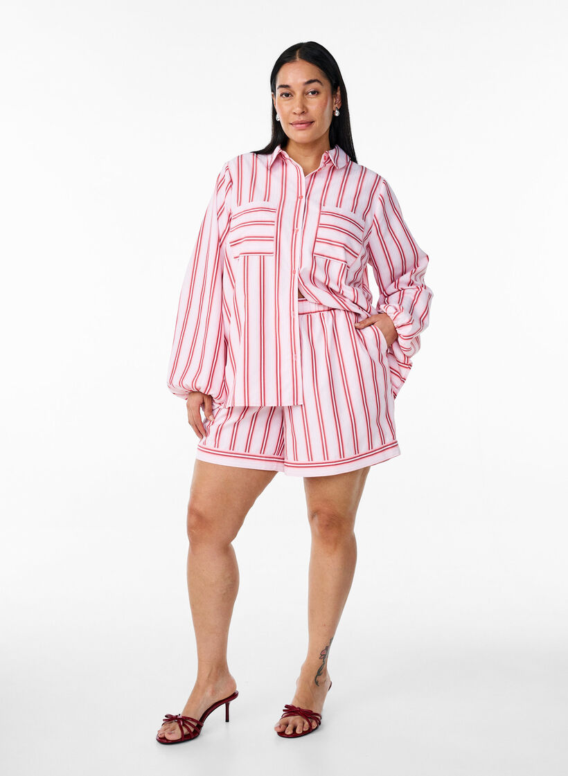 Løse shorts med striper og lommer, Rosa, Model
