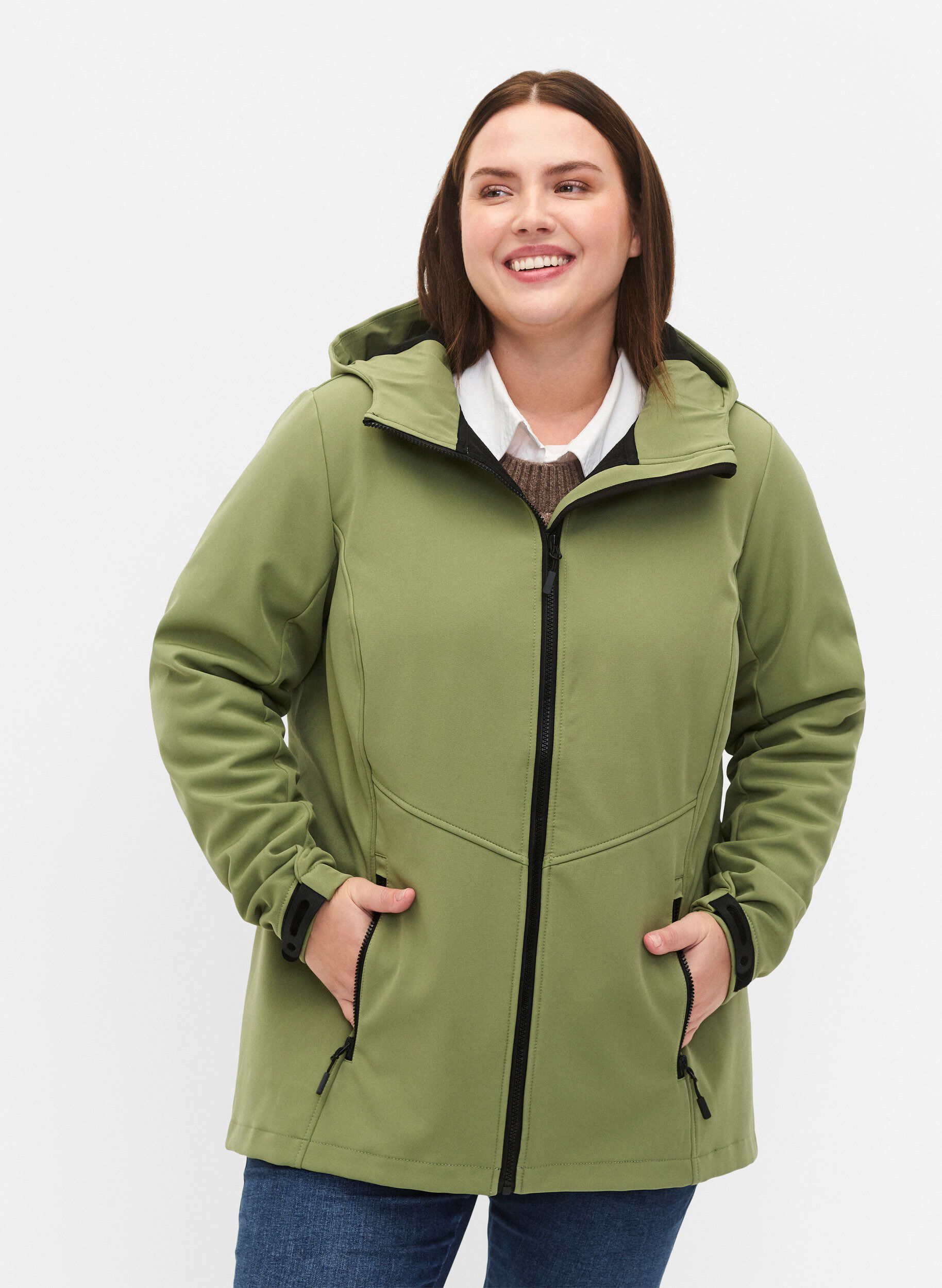 Zizzi Kort softshell-jakke med lommer, Oil Green, Model image number 0