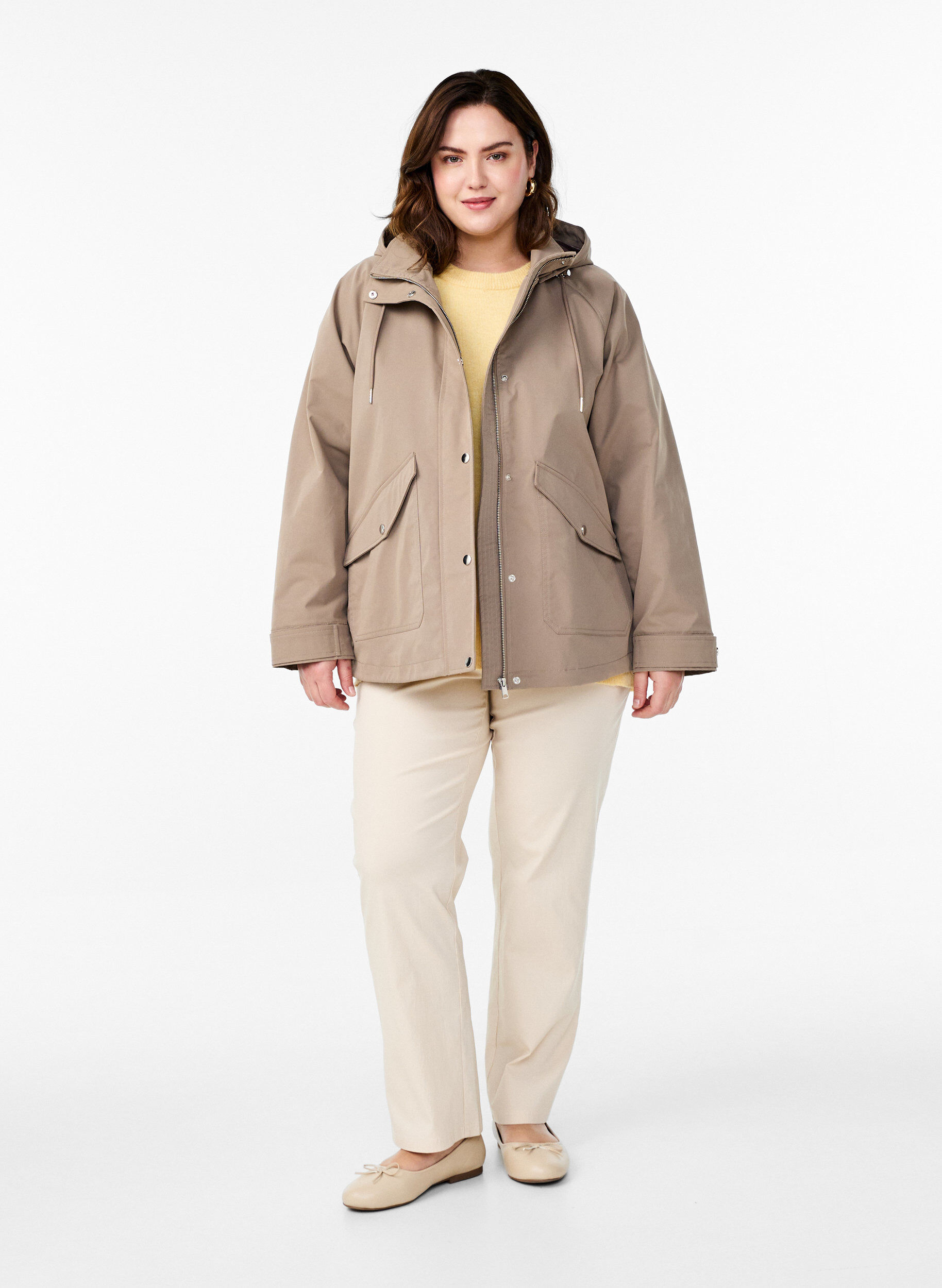 ZizziKort v&aring;rjakke med avtagbar hette, Beige, Model image number 1