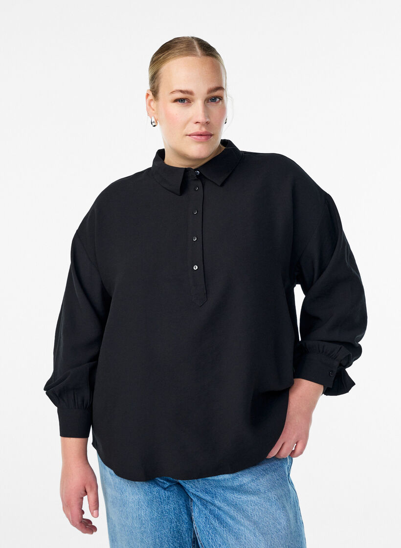 Skjortebluse med knappedetalj bak, Svart, Model image number 0