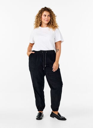 Zizzi Cordfløyelsbukser med elastisk linning, Black, Model image number 0