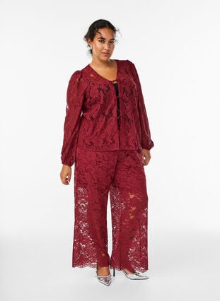 Zizzi Bluse med blonder, åpen front og knytestrenger, Mørk Bordeaux, Model image number 1