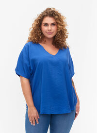 Kortermet viskosebluse med V-hals, Dazzling Blue, Model