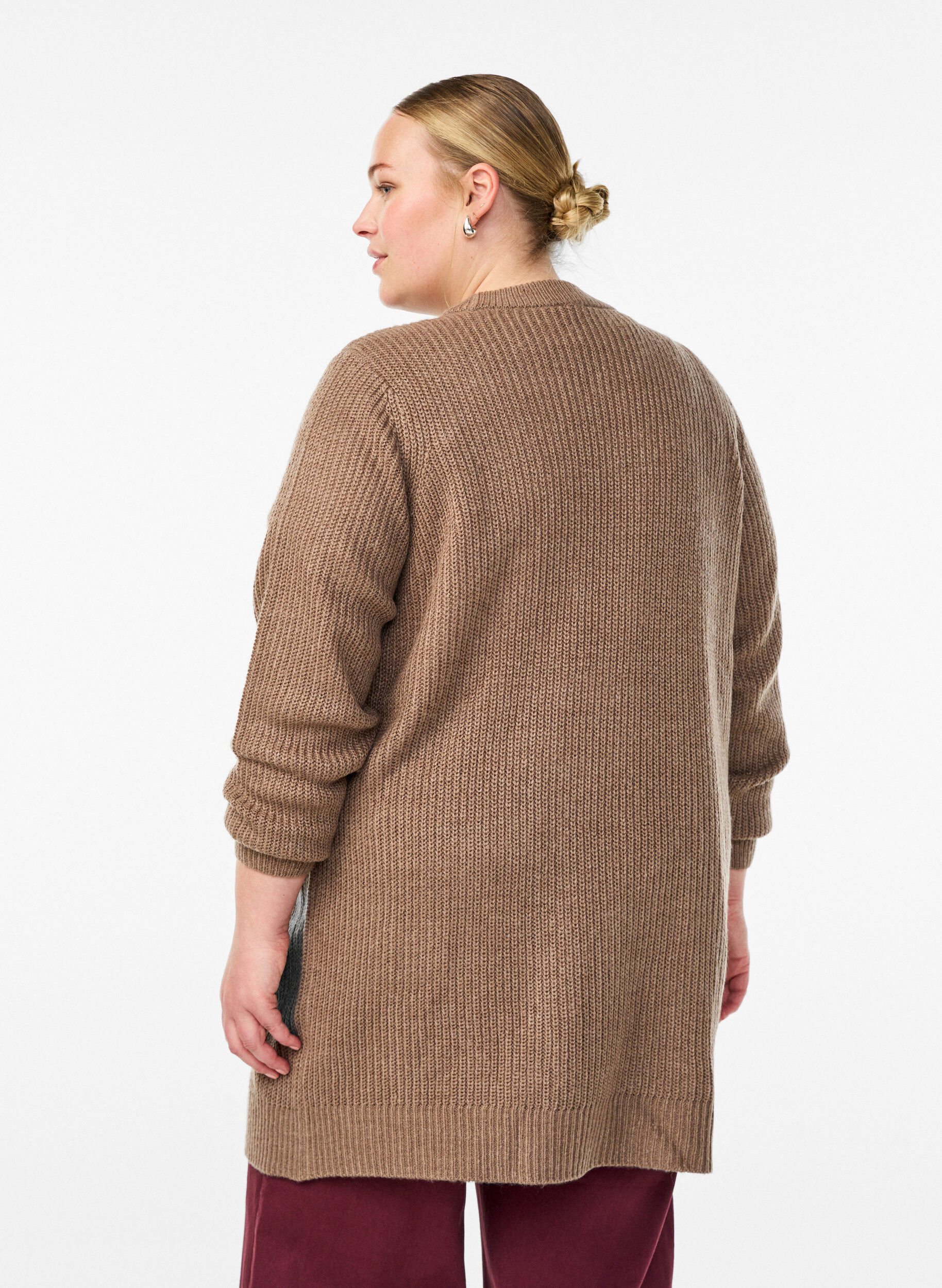 Zizzi FLASH - Lang ribbestrikket cardigan med lommer, Brun, Model image number 2