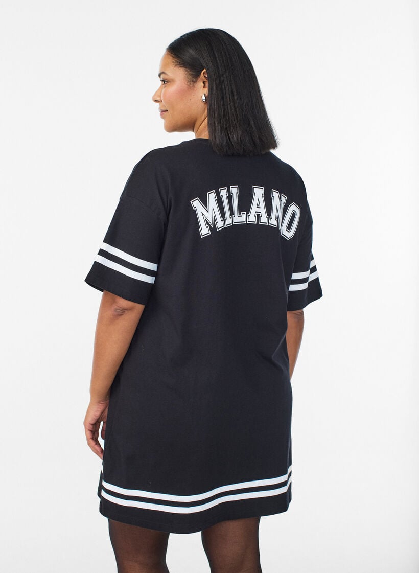 Kort T-skjortekjole med sporty detaljer, Svart, Model image number 2