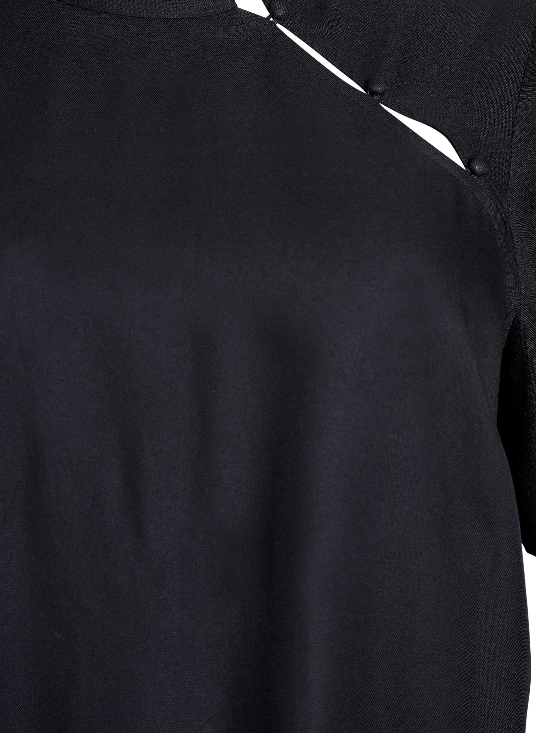 Zizzi Kortermet bluse med diagonal knappelukking, Svart, Packshot image number 2