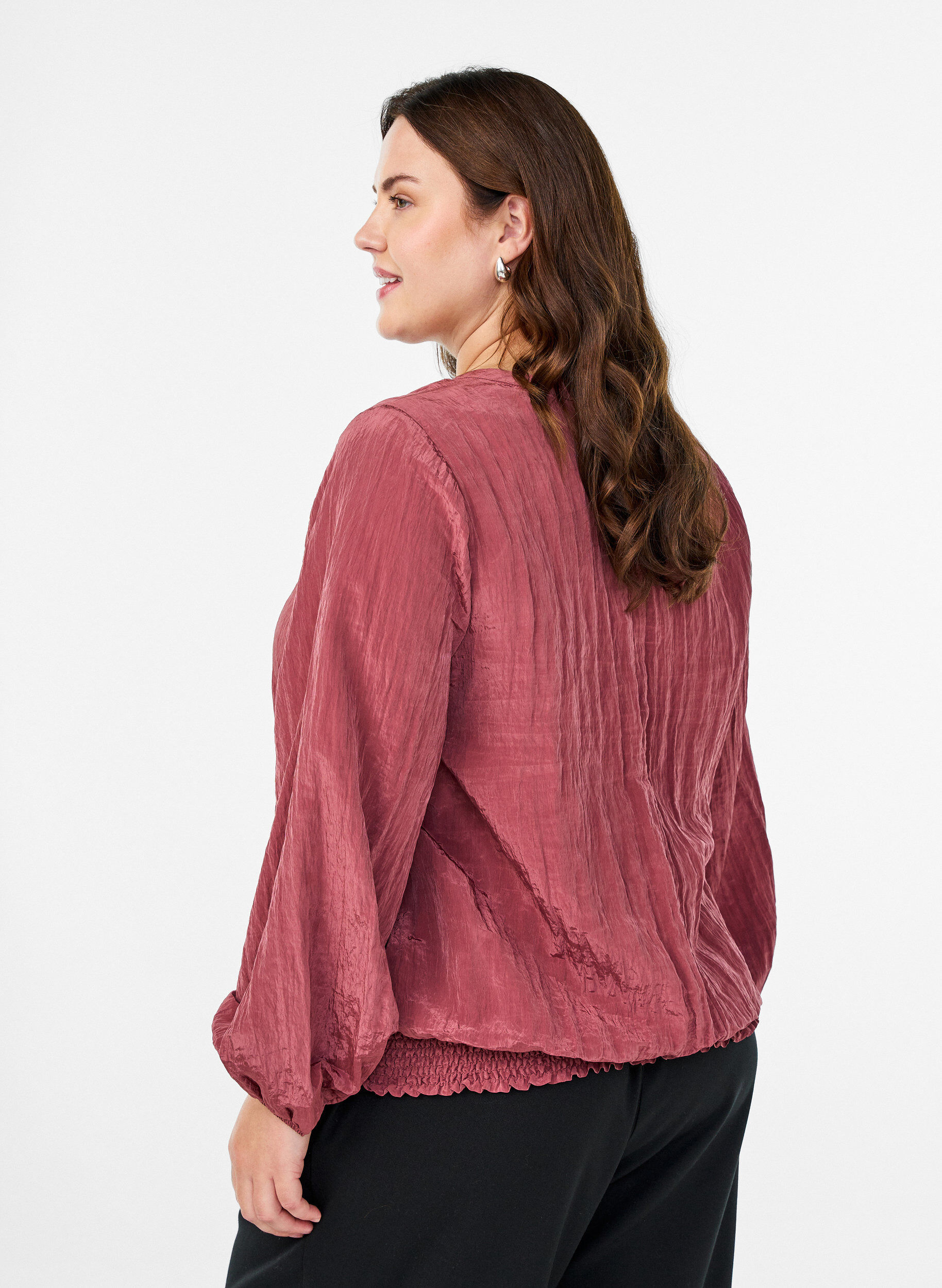 Zizzi Bluse med V-hals og kr&oslash;llete tekstur, Rosa, Model image number 2
