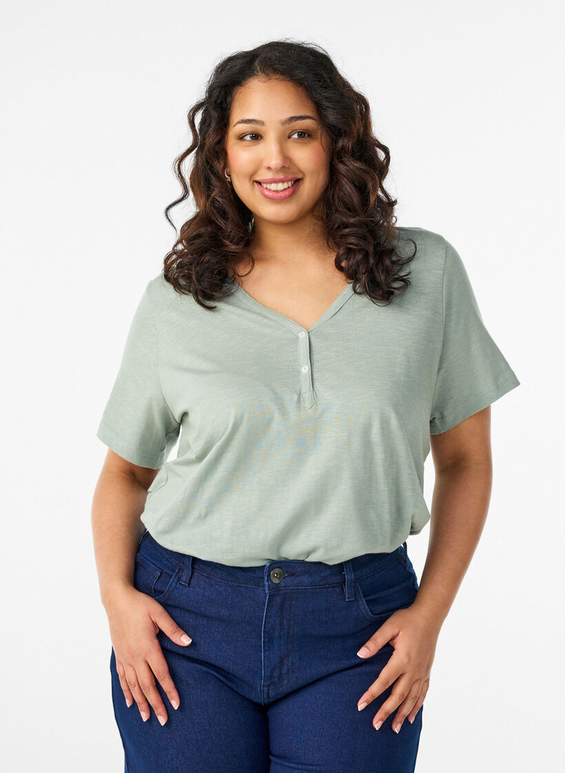 T-skjorte med knappdetalj, Gr&oslash;nn, Model image number 0