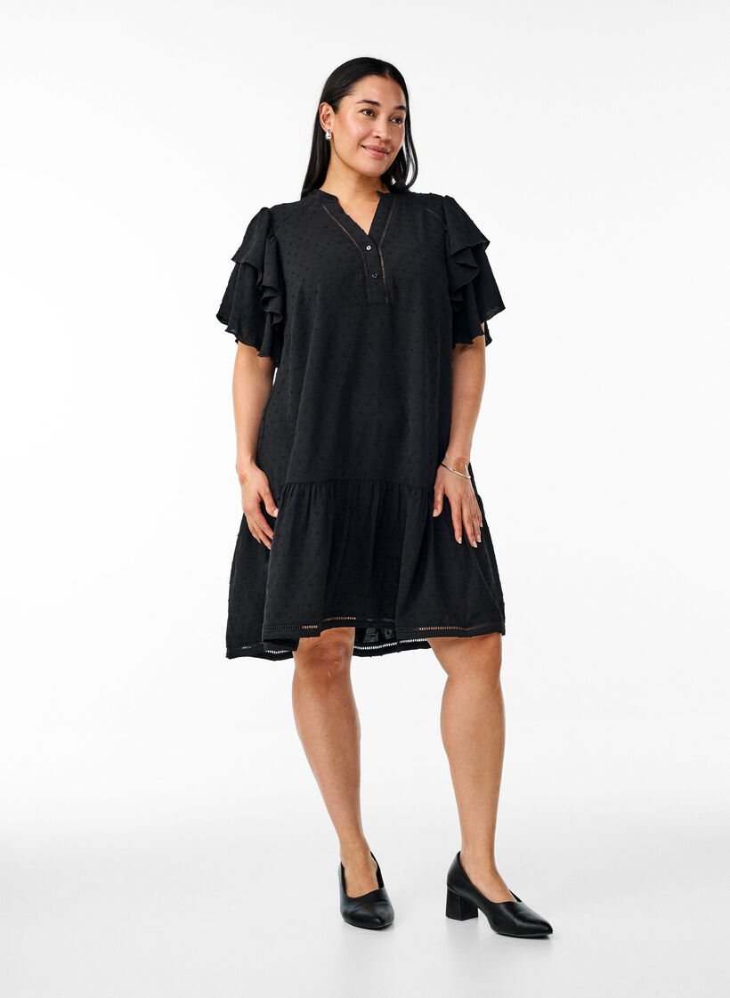 Kort kjole med rysjermer og prikkete tekstur, Black, Model image number 2