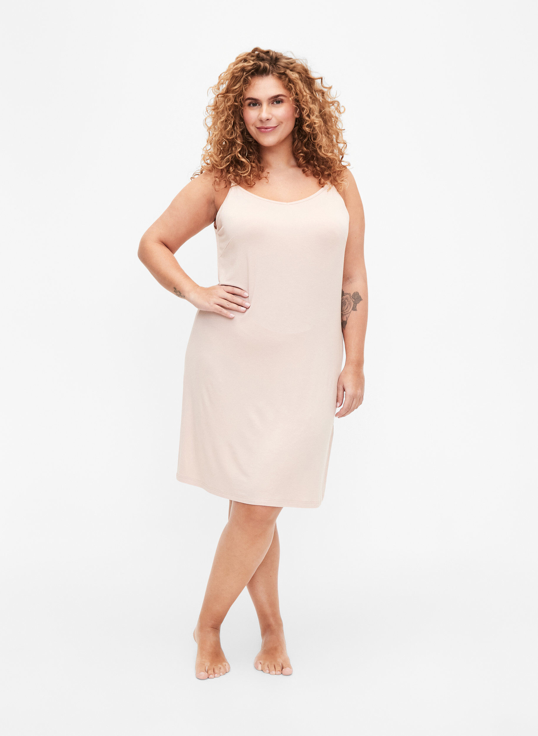 Zizzi Ensfarget underkjole i viskose, Vanilje, Model image number 1