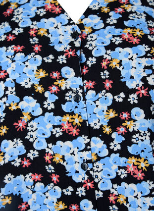 Mønstrete pysjamasskjorte i viskose, Black Blue Flower, Packshot image number 2