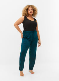 Pysjamasbukser i viskose med blomstermønster, Deep Teal Flower, Model
