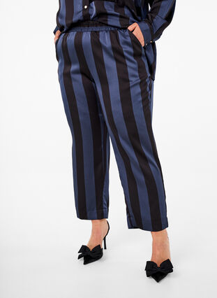 Zizzi Cropped bukser med striper, Blå, Model image number 2
