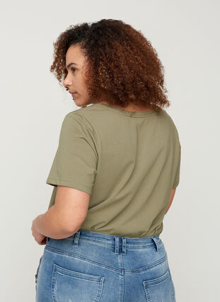 Basis t-skjorte, Deep Lichen Green, Model image number 1