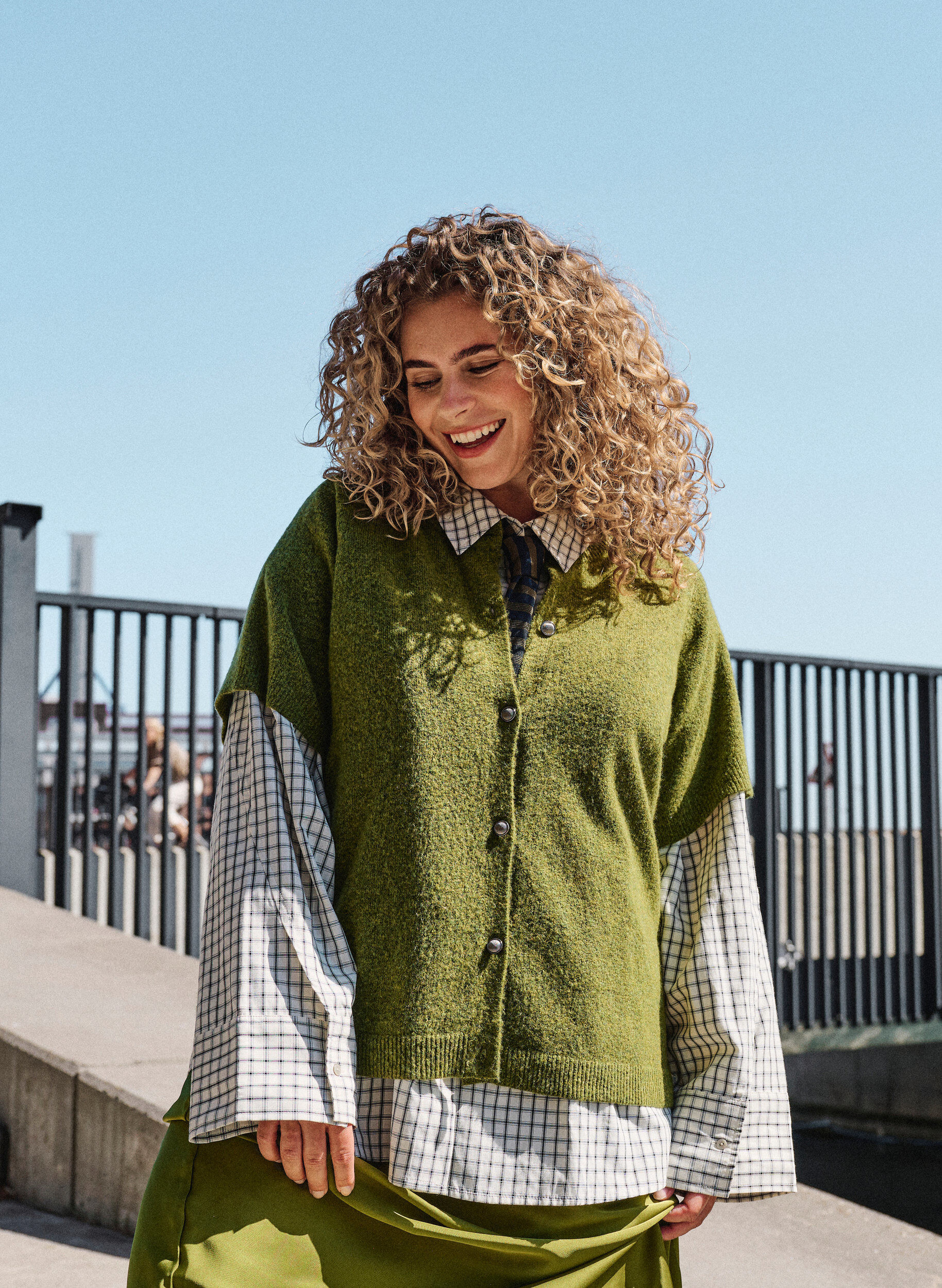 Strikket cardigan med korte ermer