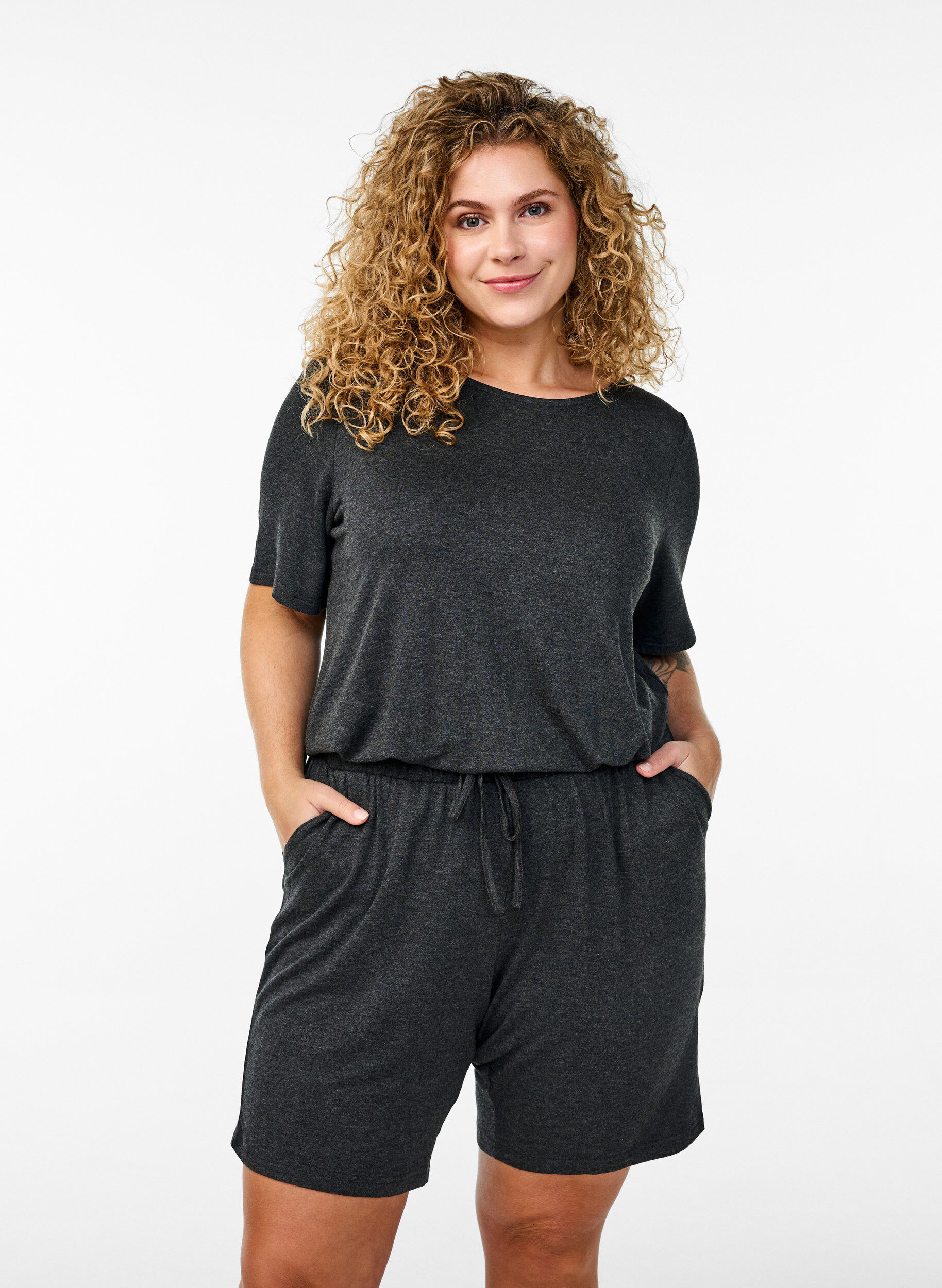 Zizzi Jumpsuit med korte ben, Gr&aring;, Model image number 0