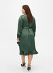 Omslagskjole i sateng med lange ermer, Duck Green, Model image number 1